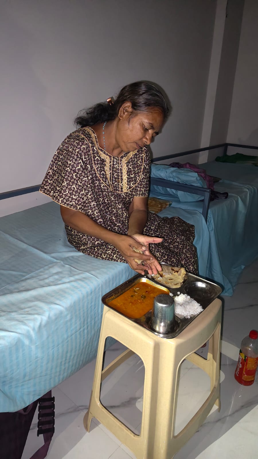 माई वृद्धाश्रमातील माता