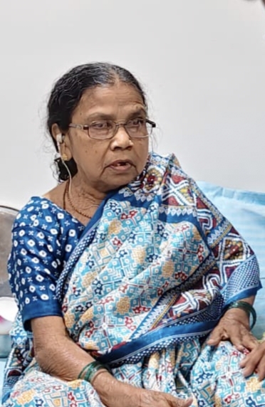 माई वृद्धाश्रमातील माता